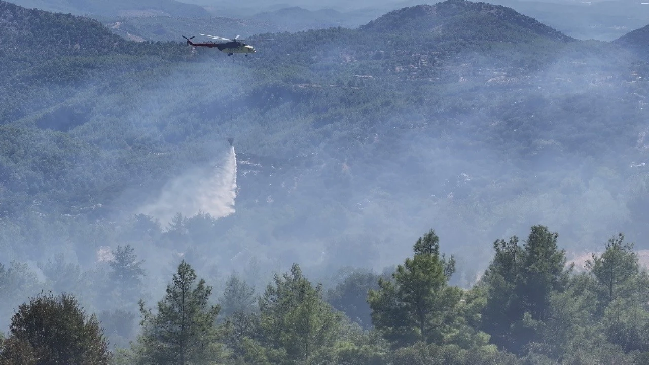 Burdurda orman yangınına havadan ve karadan müdahale sürüyor