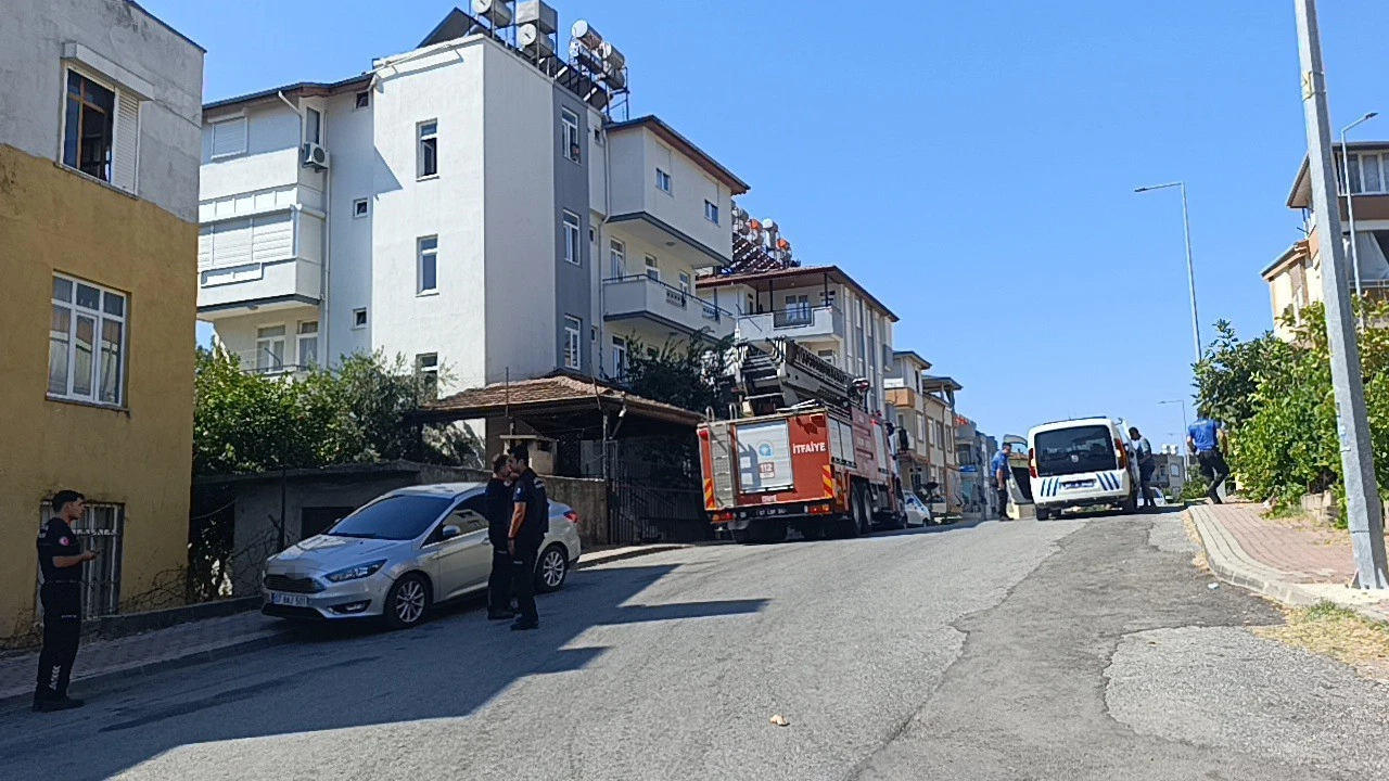 Çatıda biri var ihbarı ekipleri alarma geçirdi