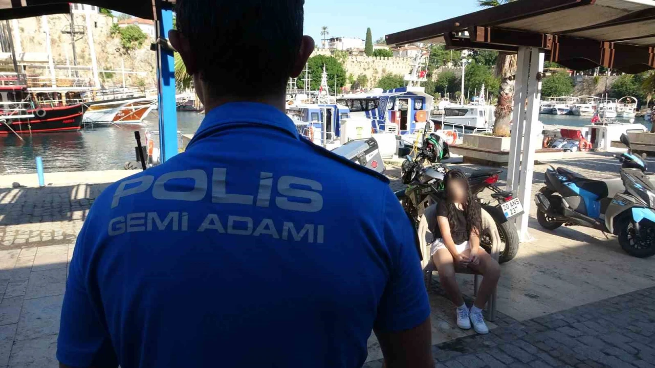 Denizde mahsur kalan 15 yaşındaki kız çocuğu kurtarıldı