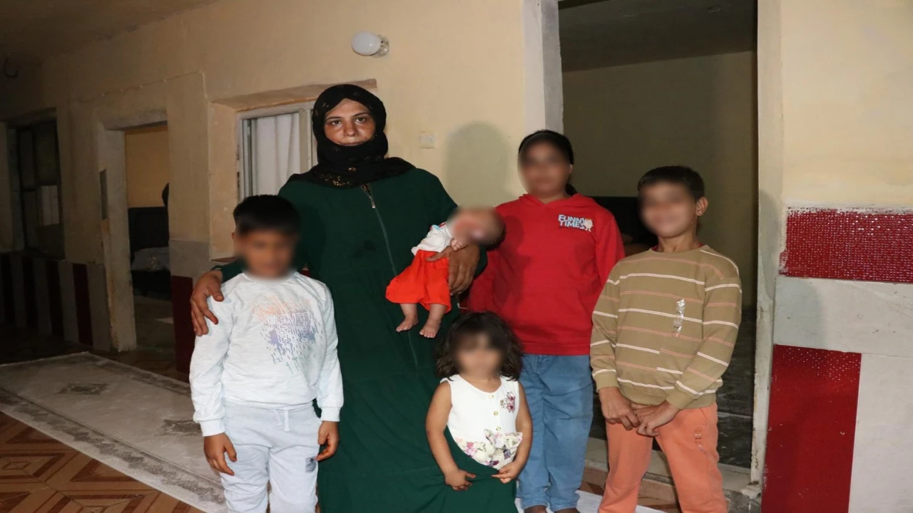 Dolandırılıp sokakta kalan 5 çocuklu aile, İçişleri Bakanının talimatıyla eve yerleştirildi