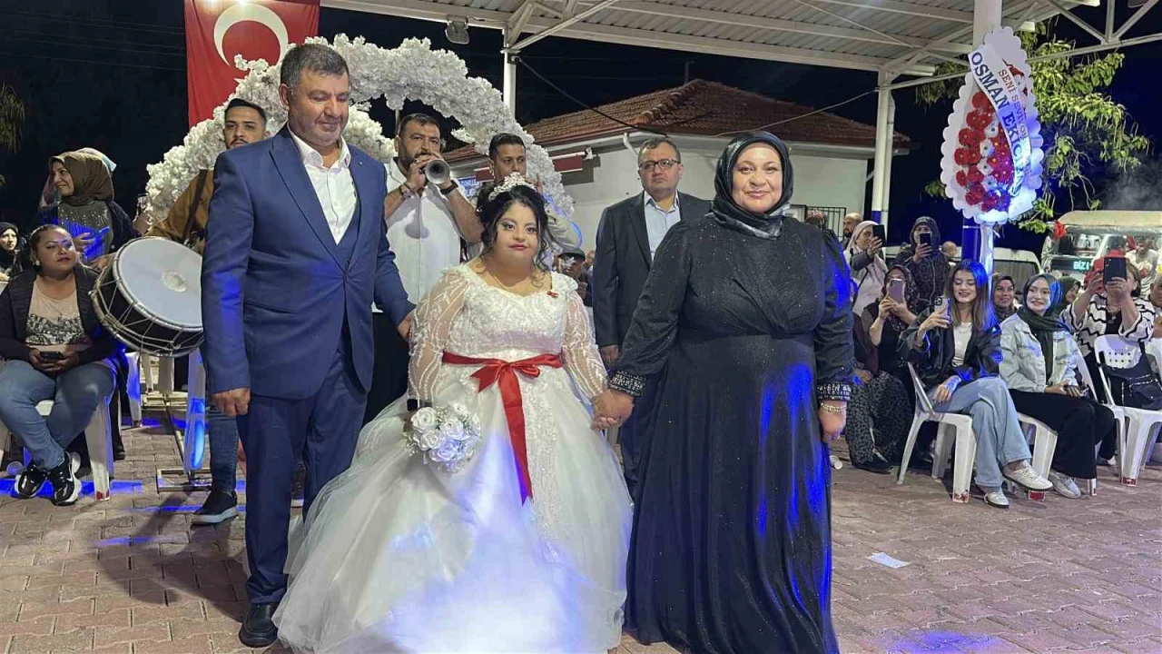 Down sendromlu genç kızın temsili düğününde duygu dolu anlar yaşandı