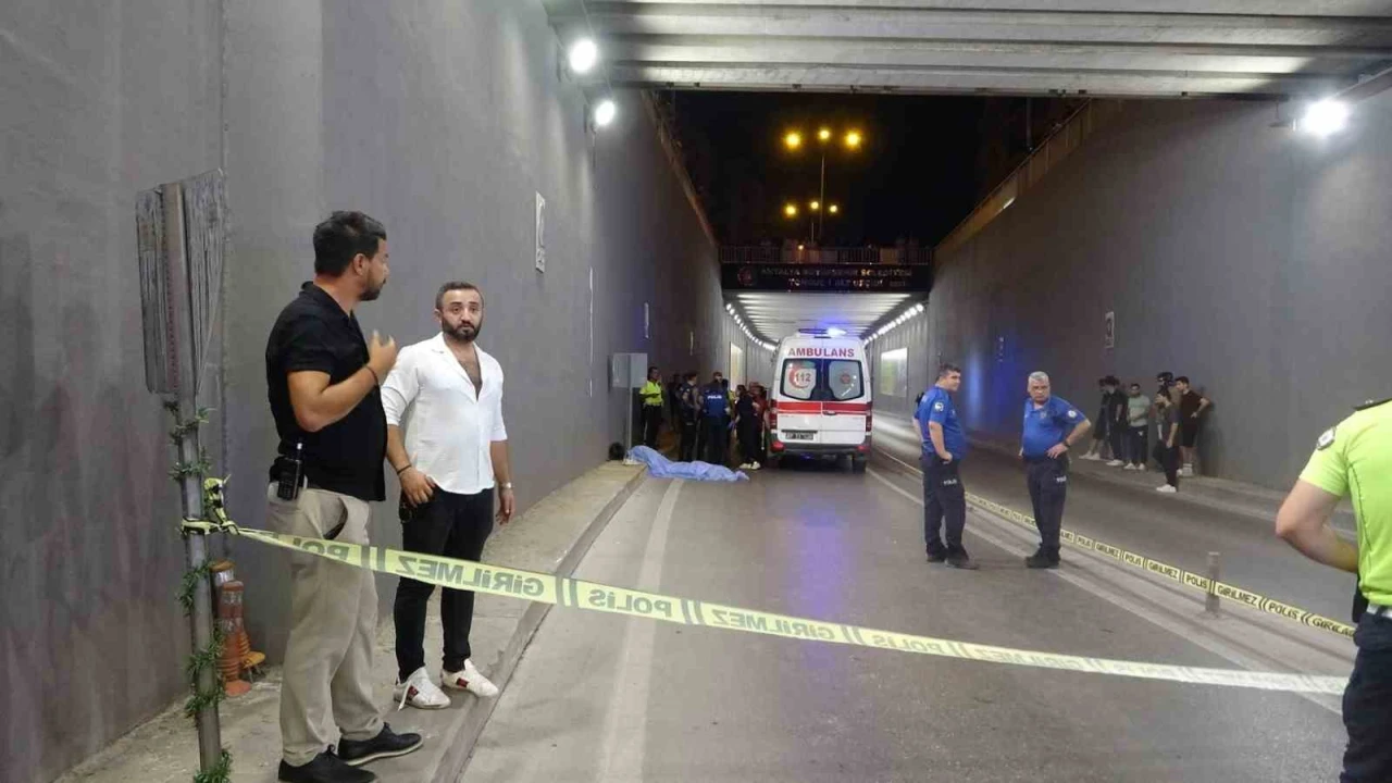 Ehliyetini 20 gün önce alıp kazada hayatını kaybeden gencin cenazesi yakınları tarafından teslim alındı