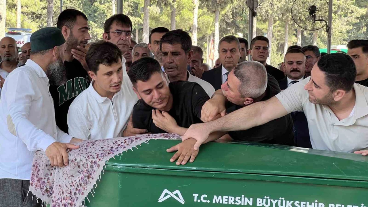 Gemi faciasında hayatını kaybeden hastane personeli Gülcan Gürel son yolculuğuna uğurlandı