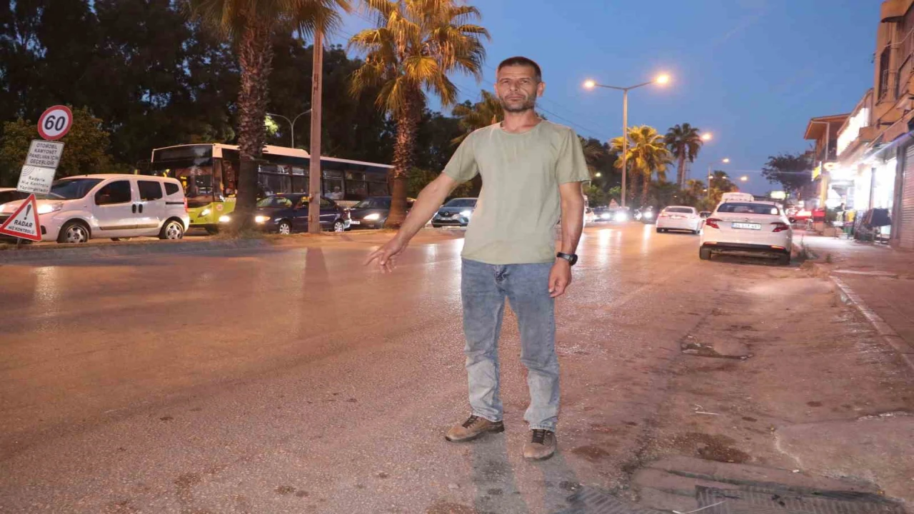 Halk otobüsünün açık kapısı bisikletliyi yere savurdu