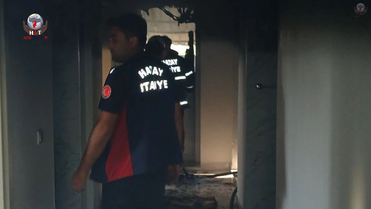 Hassada ev ve ahır yandı