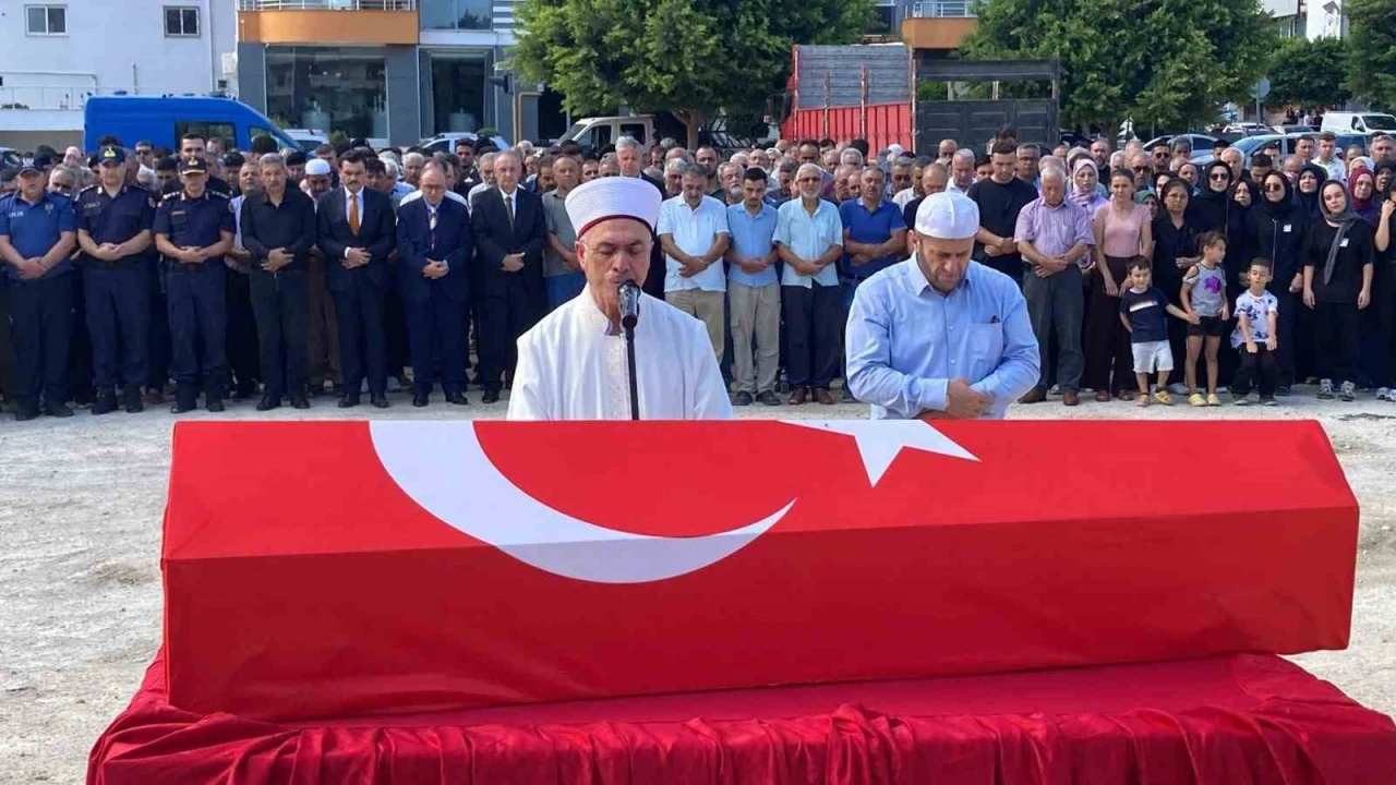 Hastalığa yenik düşen 24 yaşındaki uzman çavuş törenle son yolculuğuna uğurlandı