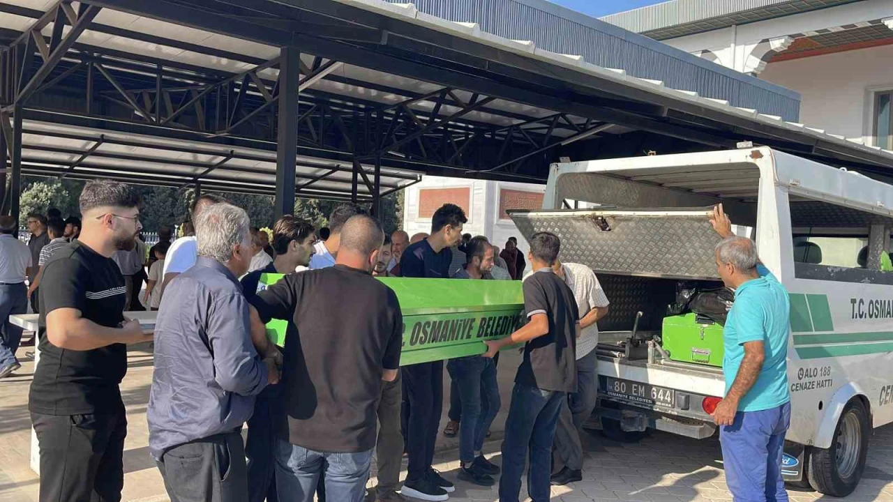 Hatayda eşi tarafından vurulan Emine Çil, Osmaniyede son yolculuğuna uğurlandı