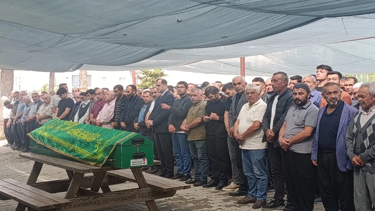 İş makinasının çarpması sonucu hayatını kaybeden genç son yolculuğuna uğurlandı