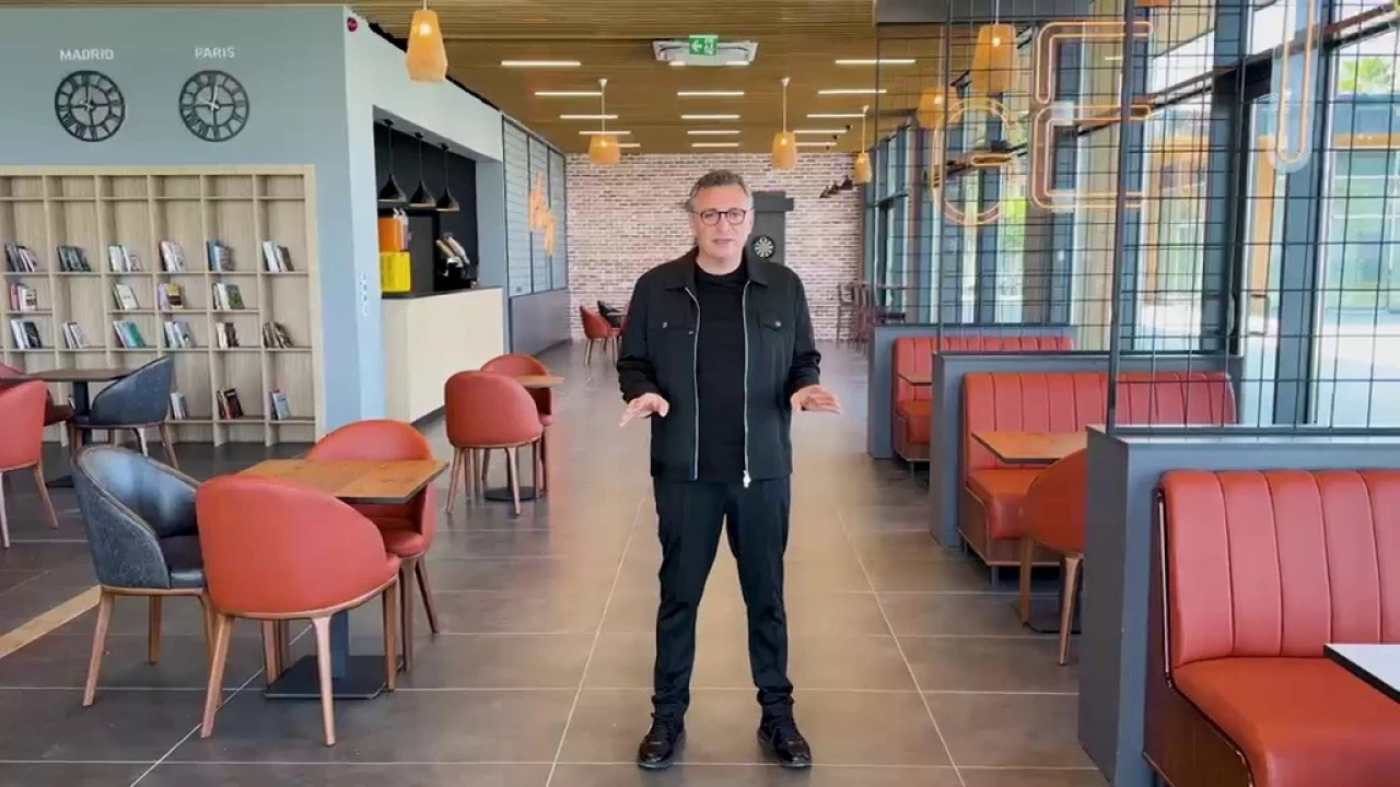 İskenderunda gençlerin yeni buluşma noktası Genç Kafede çaylar ücretsiz