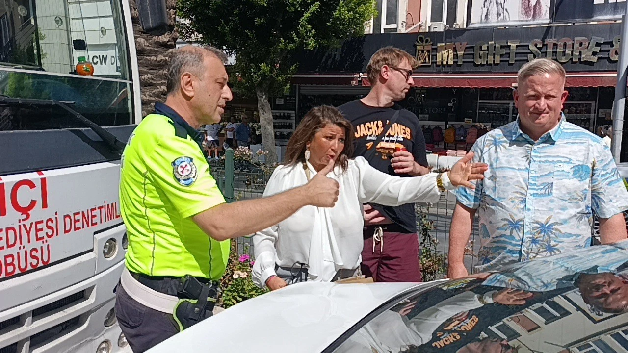 Kazada haklı olduklarını anlatamayan turistlere vatandaşlar sahip çıktı