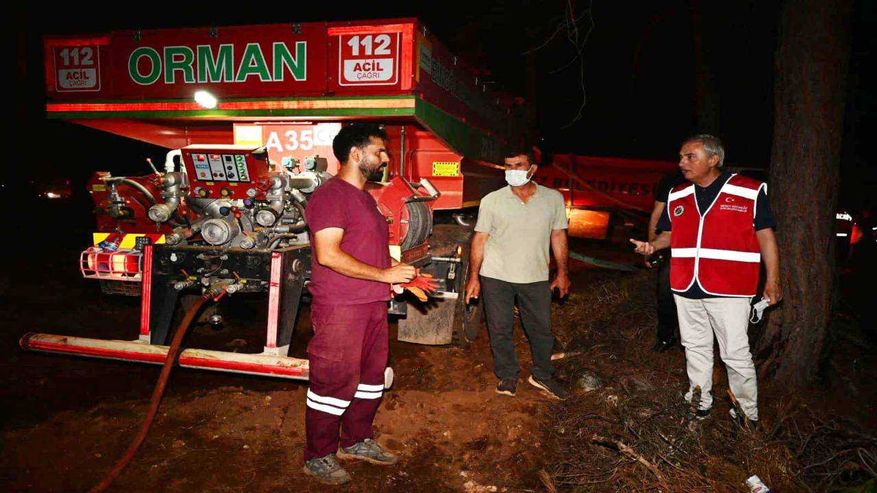 Kepez Belediyesi yangın sebebiyle tüm imkanlarıyla sahada