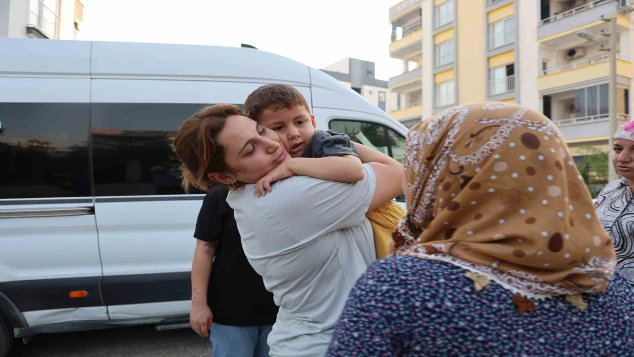 KKTCdeki feribot faciasından kurtulan Adanalı gençler ailelerine kavuştu