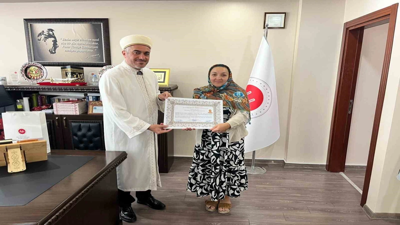 Macaristanlı Szilvia İslamiyeti seçerek Hasret adını aldı