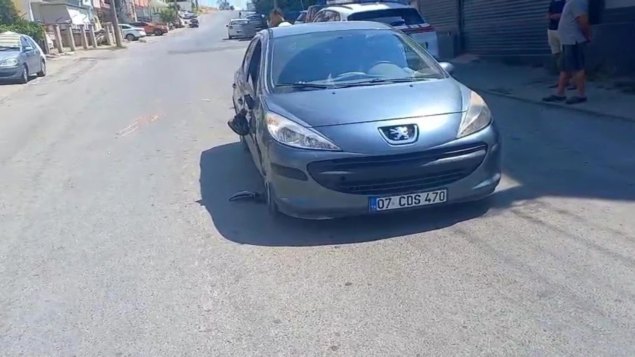 Manavgatta yolun karşı tarafına geçmeye çalışan yayaya otomobil çarptı