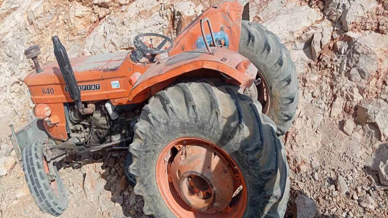 Mersinde traktörler çarpıştı: 1 ölü, 2 yaralı