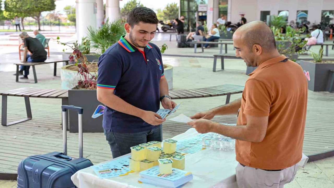 Mersinde üniversite öğrencilerine otogarda karşılama ve destek