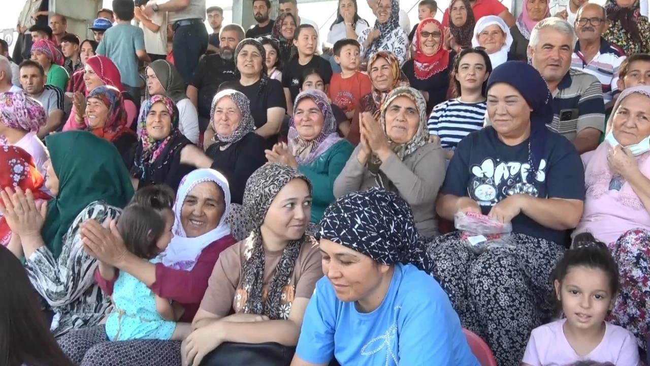 Mersindeki futbol turnuvası finalini binlerce taraftar izledi