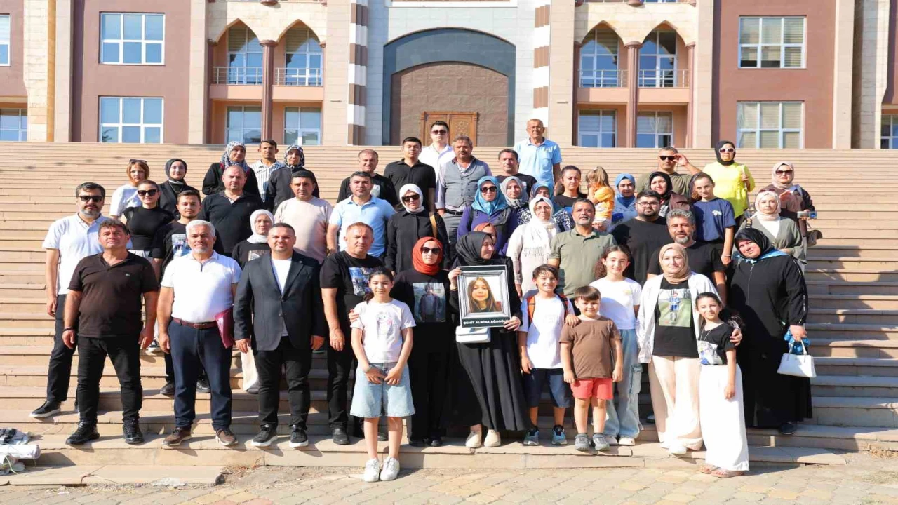 Okul katliamında ölenlerin aileleri yeniden tutuklama talebinden memnun