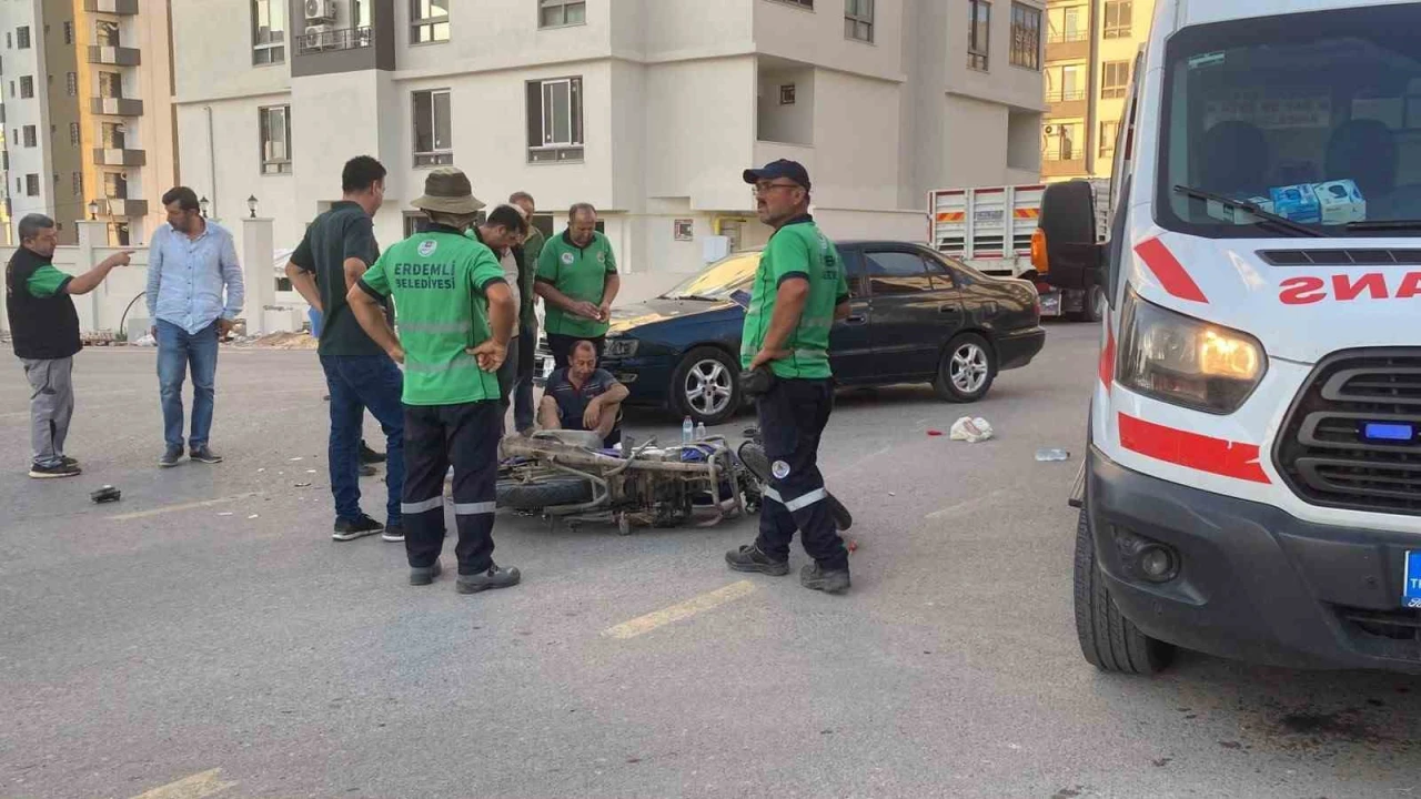 Otomobille çarpışan motosikletin sürücüsü yaralandı