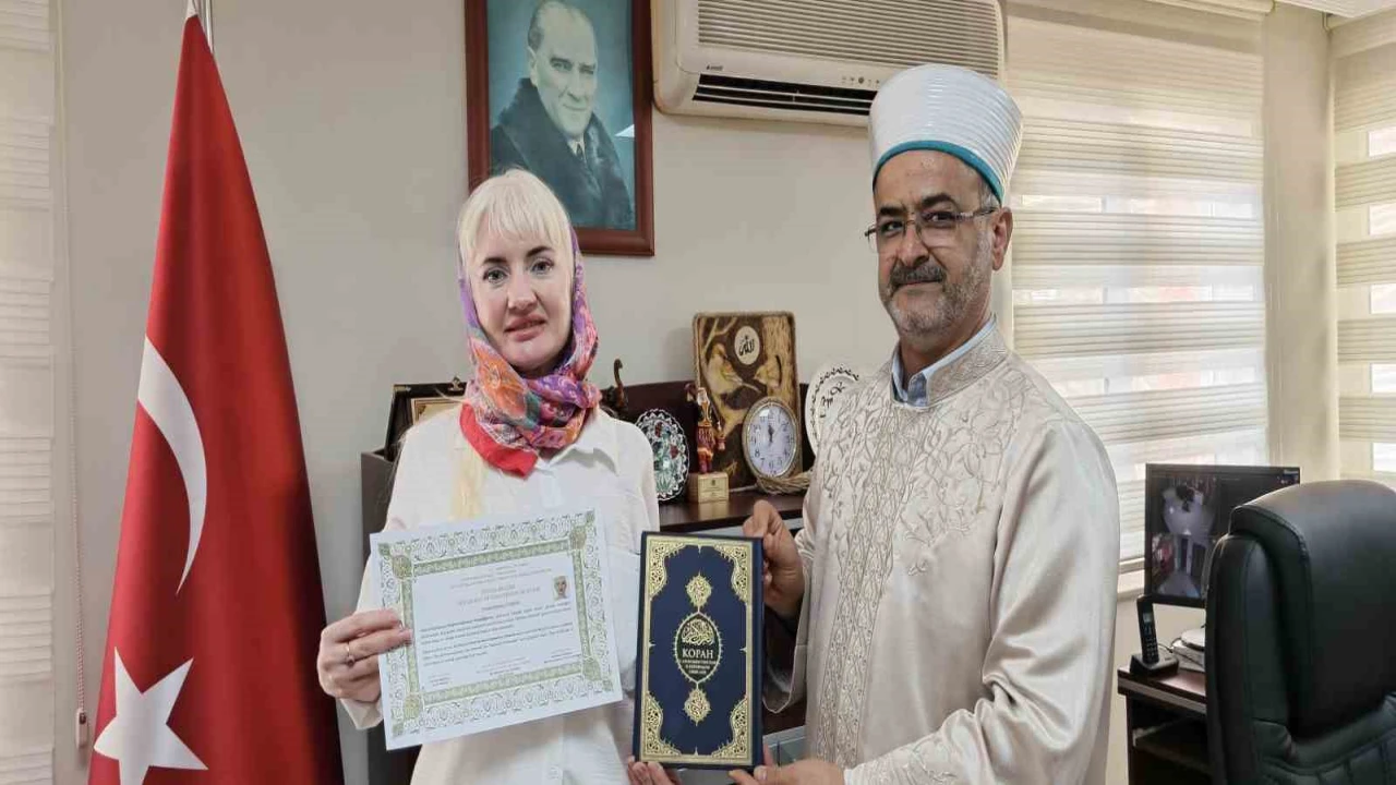 Rus kadın Müslüman oldu: Kendi kalbimle, içten İslamiyeti kabul etmeyi seçtim