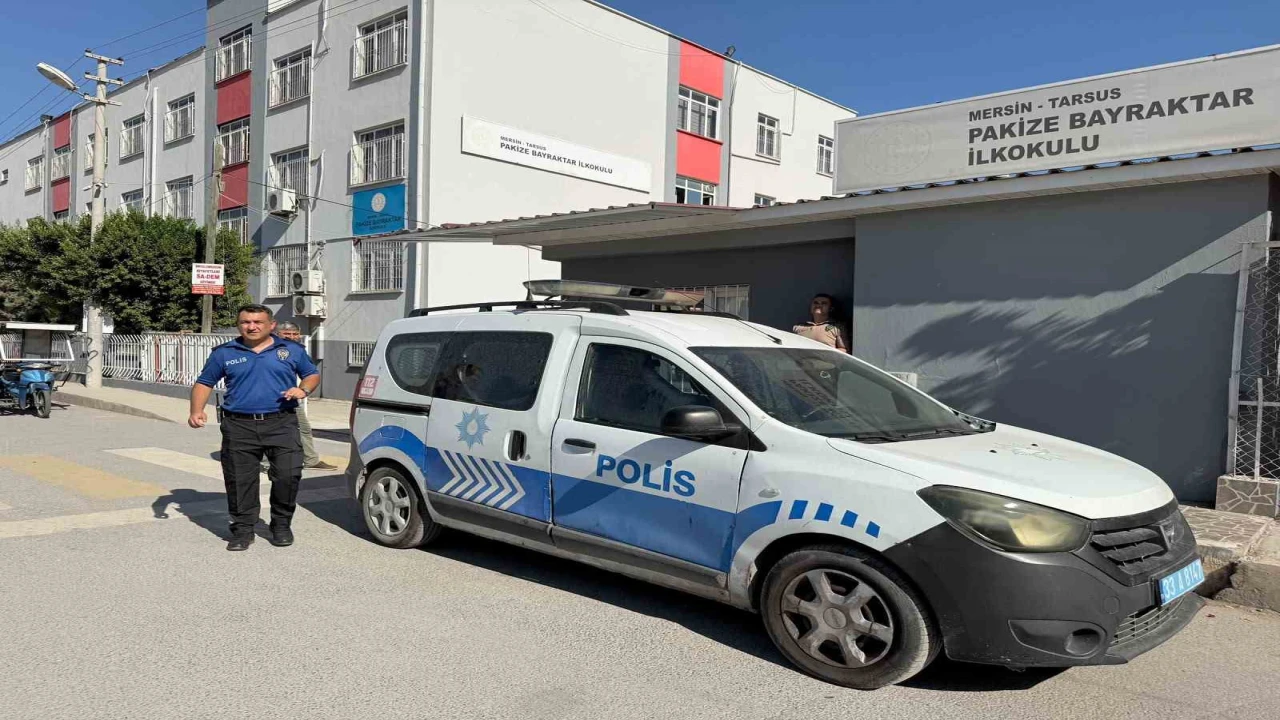 Tarsusta 1. sınıf öğrencisinin çantasından tabanca çıktı