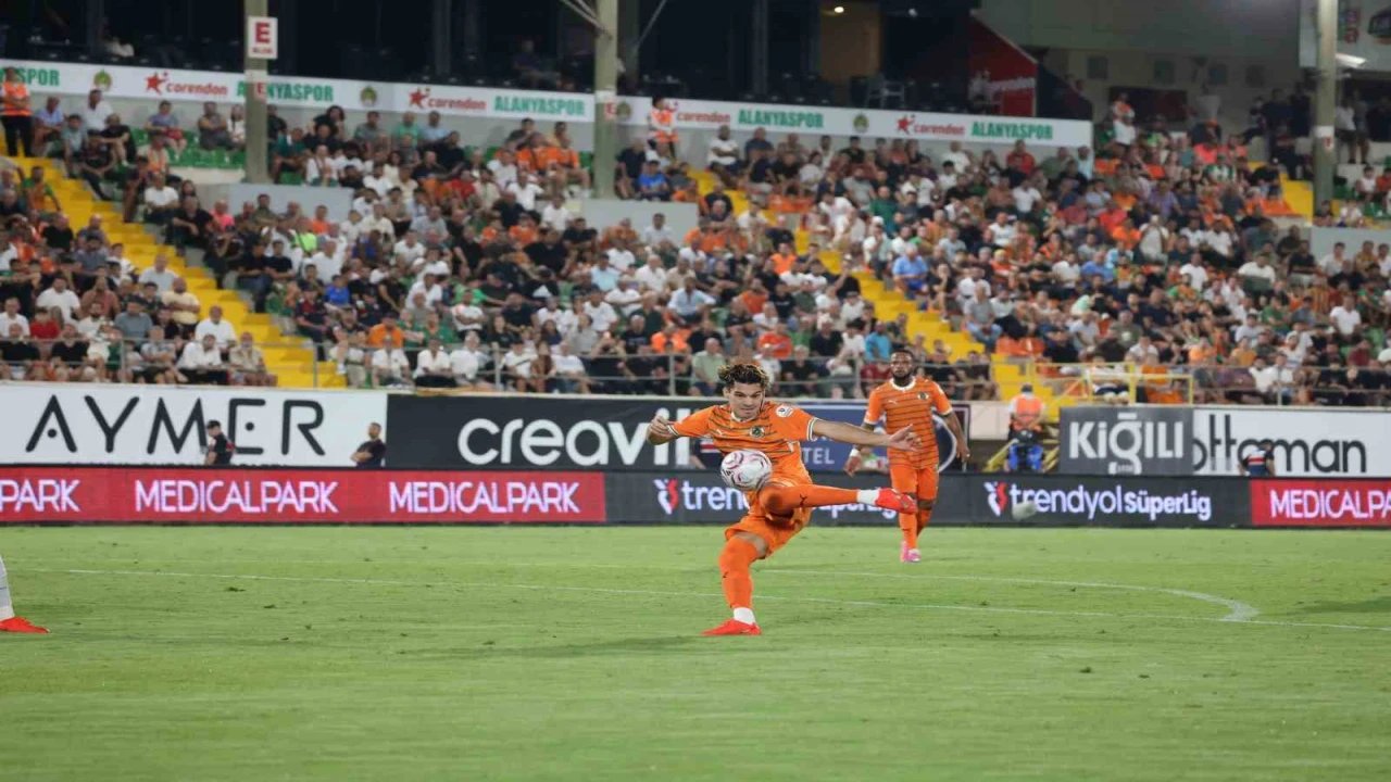 Trendyol Süper Lig: Corendon Alanyaspor: 2 Göztepe: 2 (Maç sonucu)
