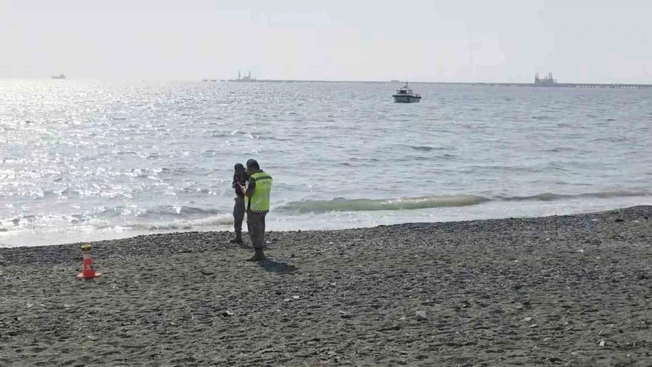 Vatandaşların Akdenizde ceset gördük ihbarı ekipleri harekete geçirdi