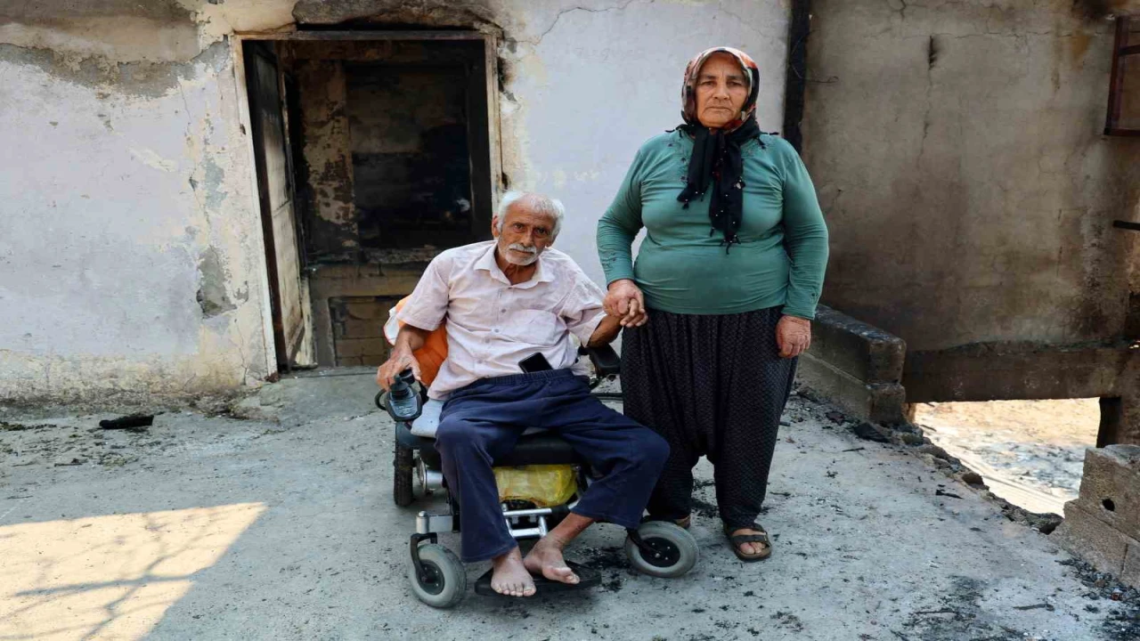 Yangında evleri küle dönen yaşlı çift: Bütün hatıralarım yandı
