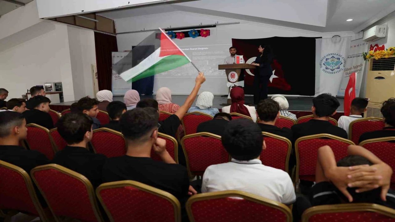 Yıkıntılar arasında bir eğitim mücadelesi: Gazzeli öğrenciler yaşadıklarını anlattı