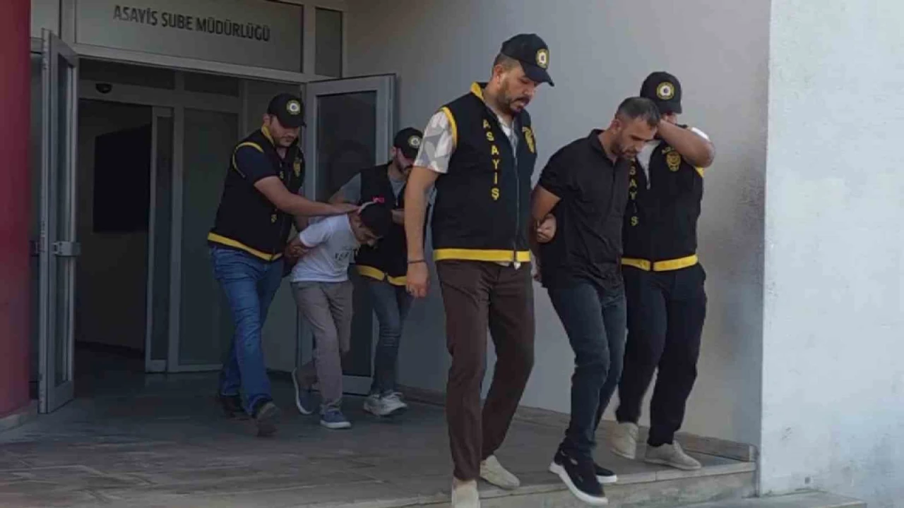 Adanada 25 yıla kadar hapis cezasıyla aranan hükümlüler şafak operasyonuyla yakalandı
