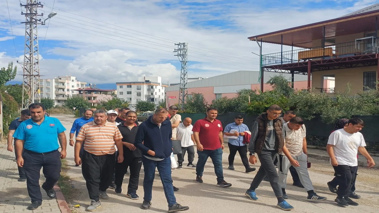 Adanada özel bireyler Dünya Yürüyüş Gününde yürüdü