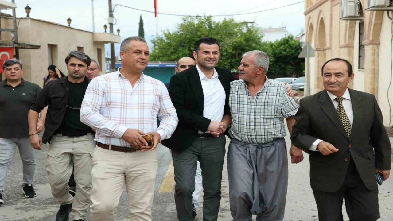 Akdenizde mahalle mahalle saha çalışması: Beşikci talepleri yerinde dinliyor
