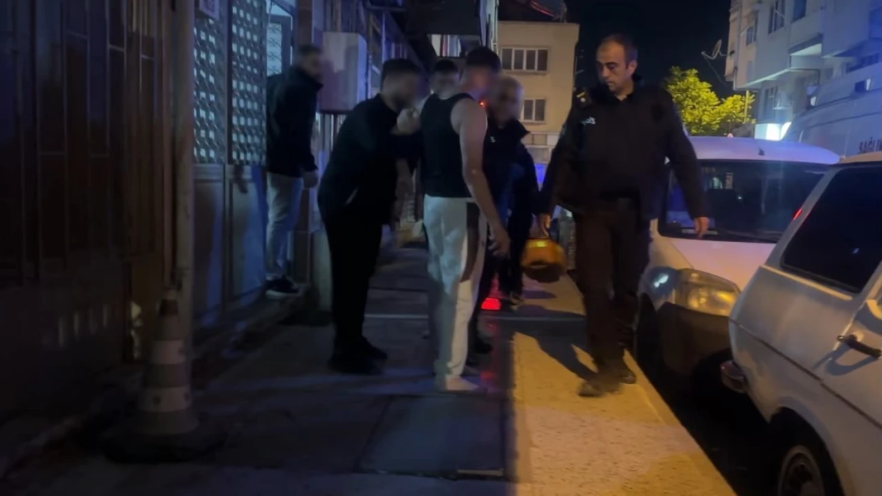 Ambulansa binmemek için direndi, arkadaşlarına Siz kimsiniz dedi