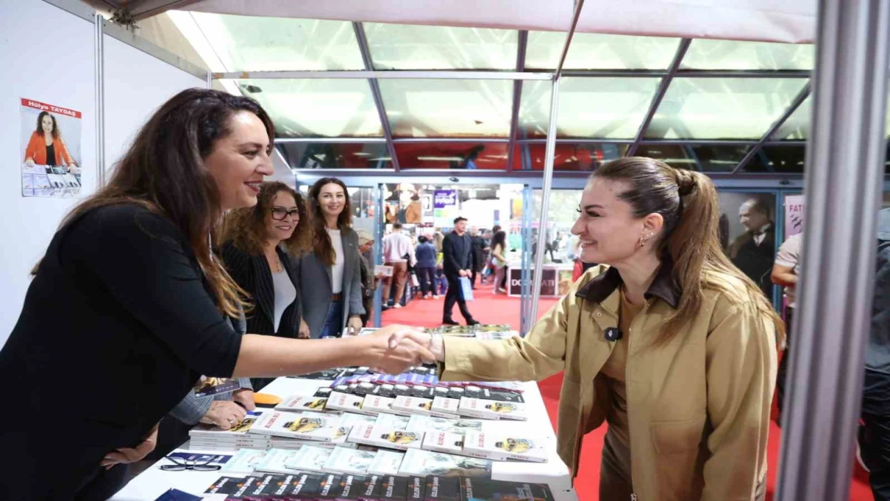 Antalya Kitap Fuarında ikinci gün yoğunluğu