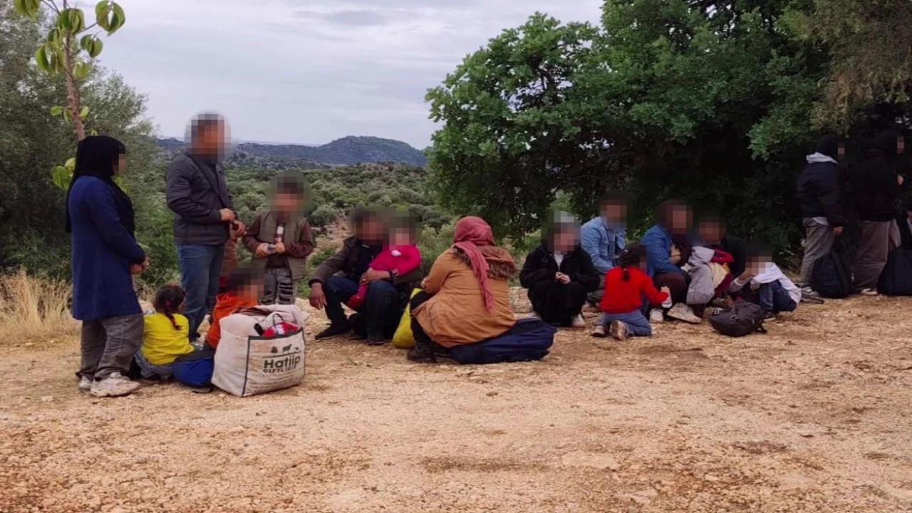 Antalyada 19 düzensiz göçmen ve 3 organizatör yakalandı