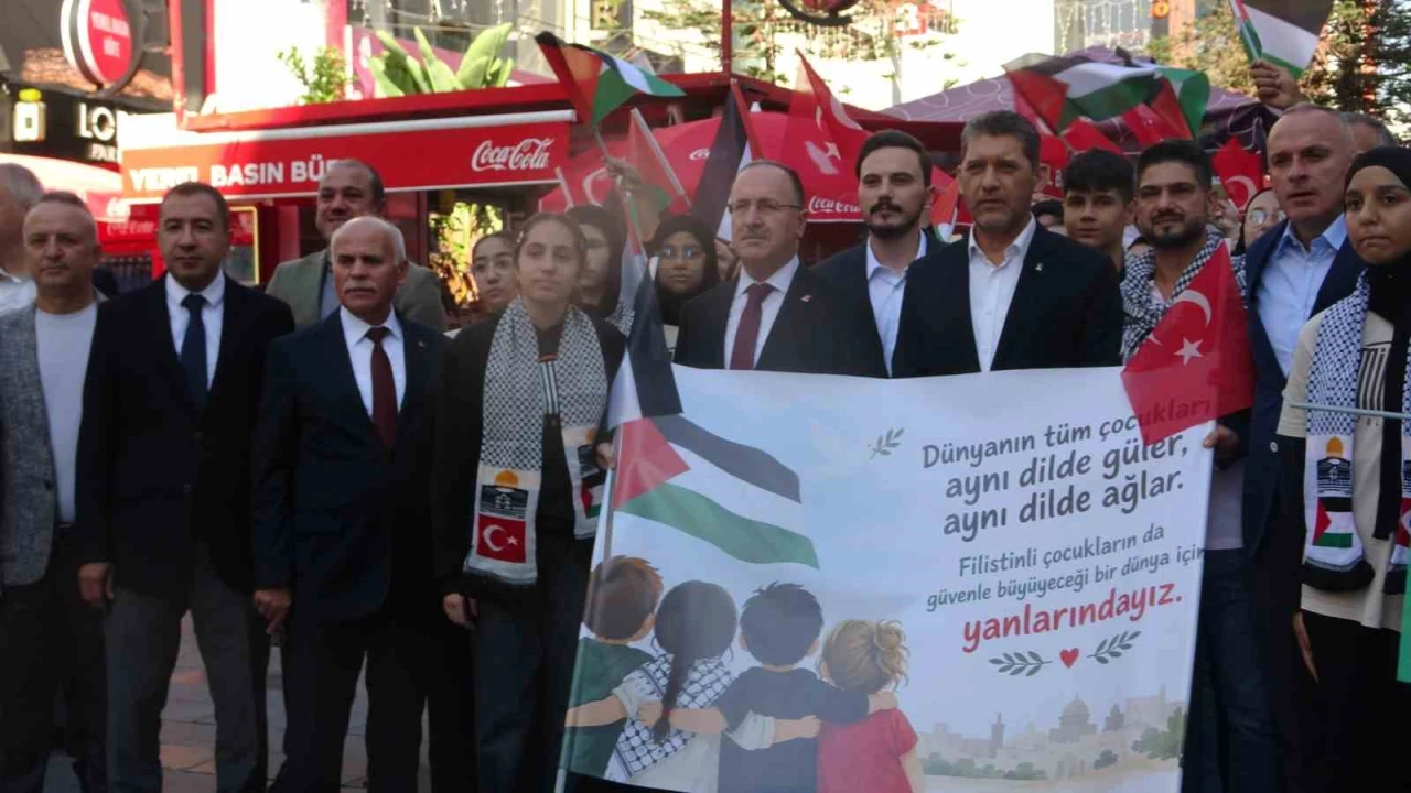 Antalyada Filistine destek yürüyüşü
