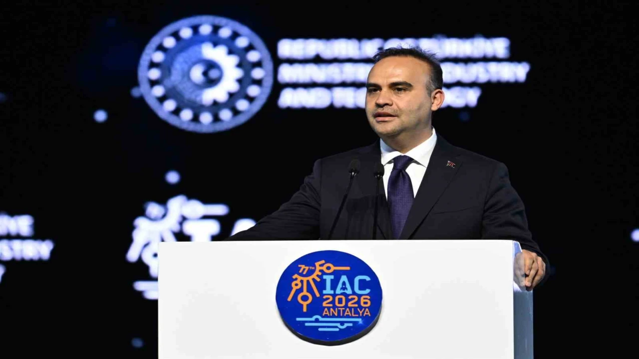 Bakan Kacırdan Antalyada uzay diplomasisi