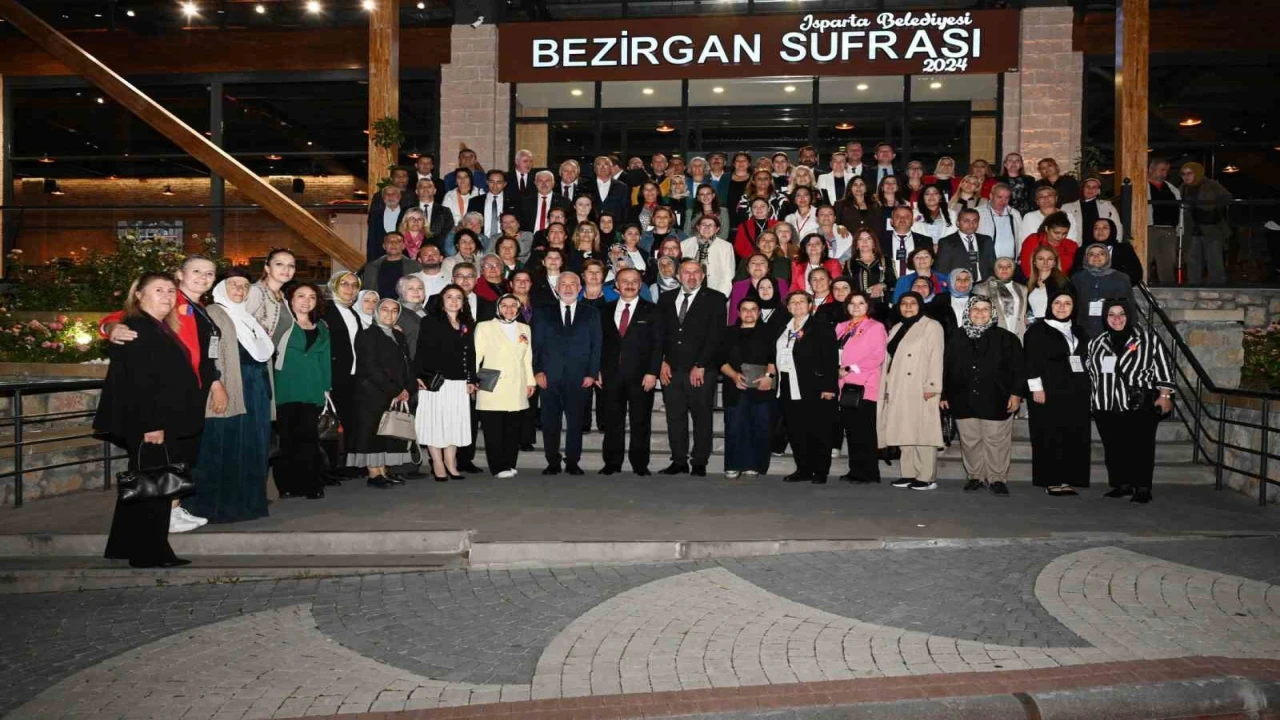 Başkan Başdeğirmen, Türkiyenin dört bir yanından gelen kadın muhtarlarla buluştu