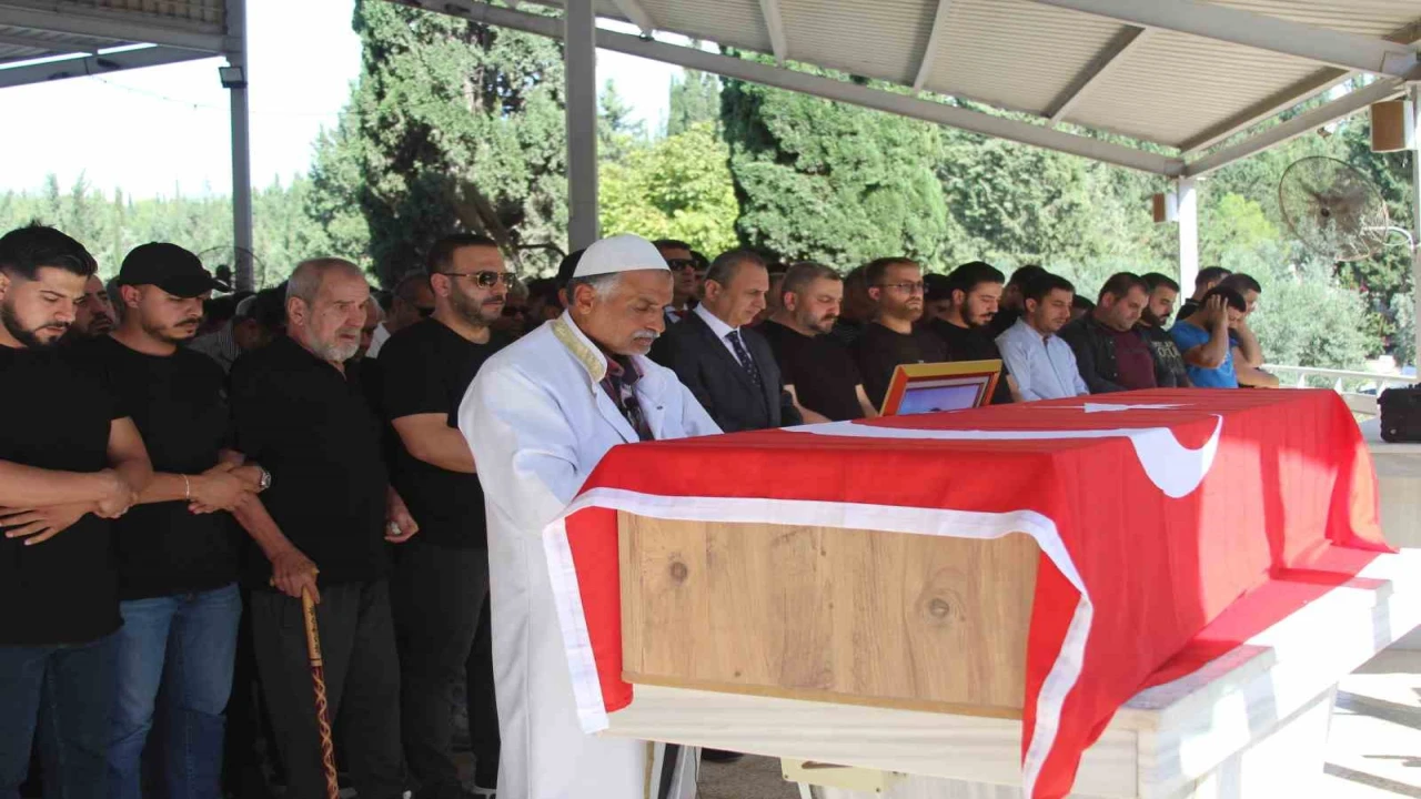 Gemideki faciada hayatını kaybeden Adanalı genç, feryatlar ve ağıtlarla son yolculuğuna uğurlandı