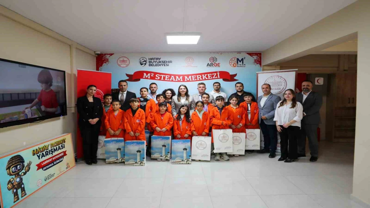 Hatayda çocuklara robotik kodlama ve tasarım eğitimi verildi