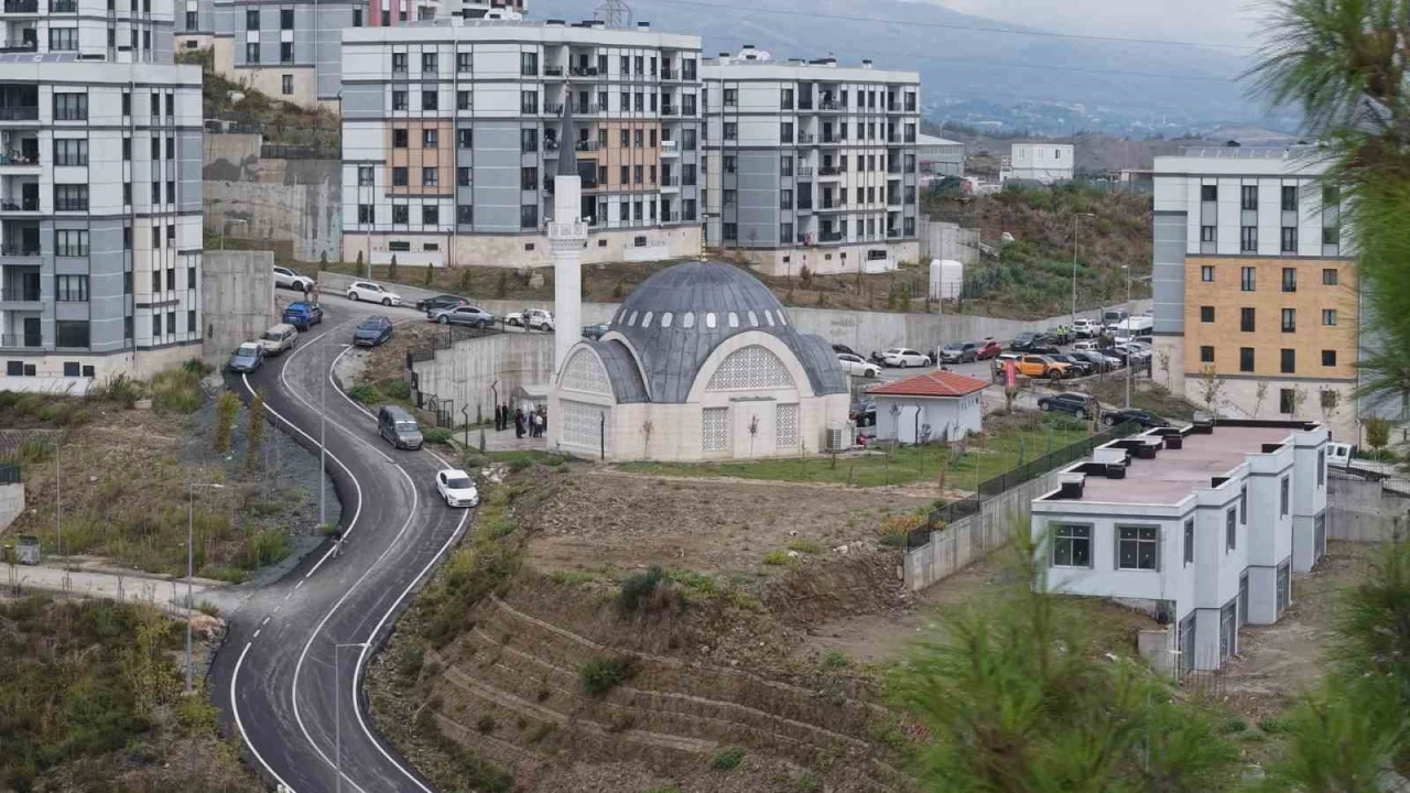 Hatayda depremin ardından inşa edilen 136ncı cami ibadete açıldı