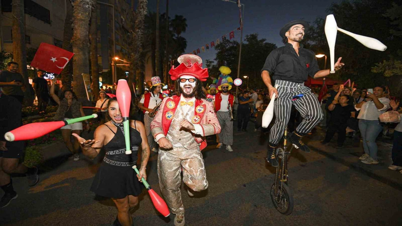 Kaleiçinde karnaval havası esti