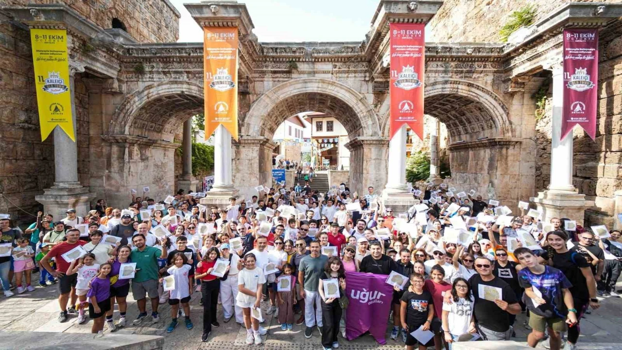 Kaleiçini oryantiring yarışmasıyla keşfettiler