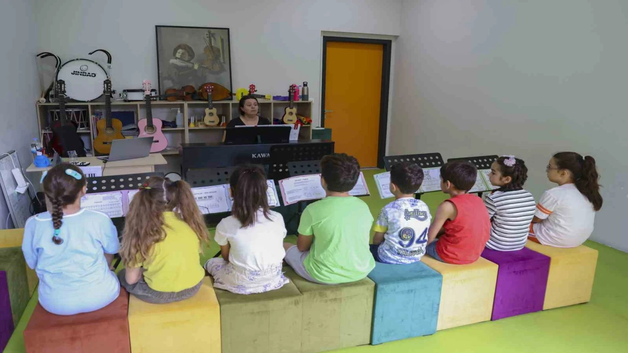 Mersinde çocuk kampüslerinde yeni dönem başladı