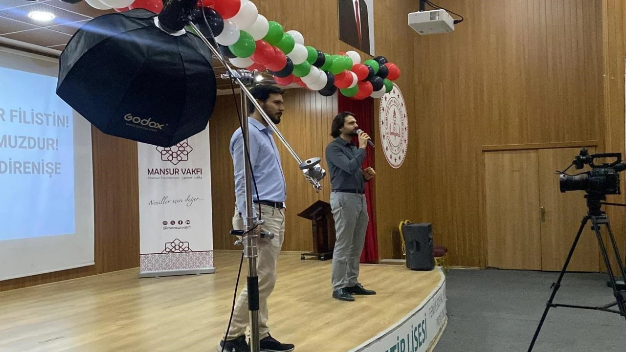 Mersinde Gazze için anma programı düzenlendi