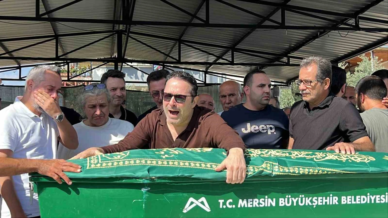 Şarkıcı Atilla Taşın kızı gözyaşları arasında toprağa verildi
