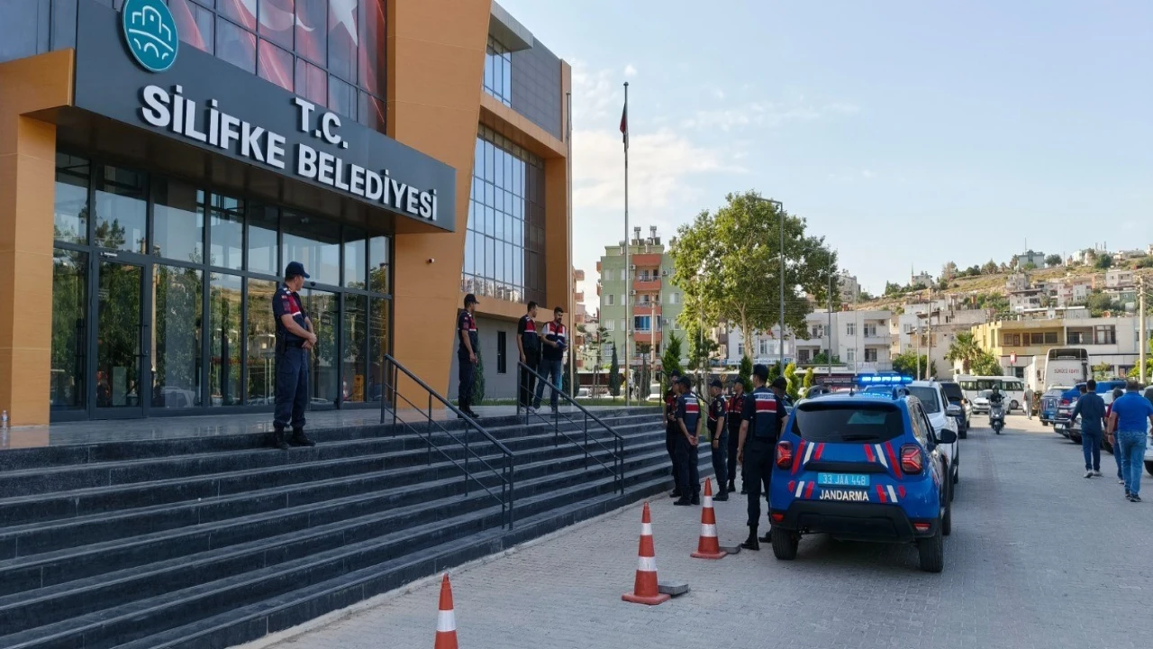 Silifke Belediyesindeki imar ve ruhsat işlemlerine soruşturma: 7 şüpheli gözaltında