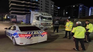 Aksarayda zabıta ve polis tır denetiminde