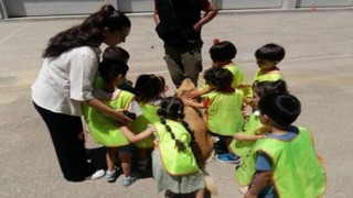 Anaokulu öğrencilerinden polise ziyaret
