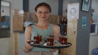 Azmiyle önyargıları yıkan genç kadın, köy kahvesini eski günlerine kavuşturdu